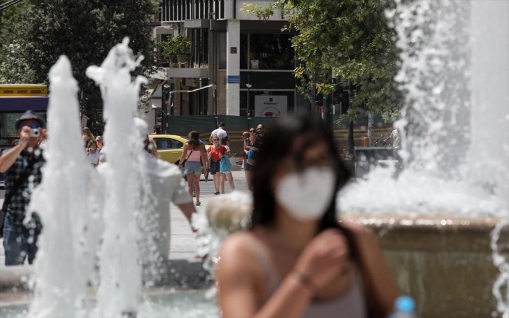 Δεν θα ληφθούν αυστηρά μέτρα περιορισμών για τον κορωνοϊό από Σεπτέμβριο