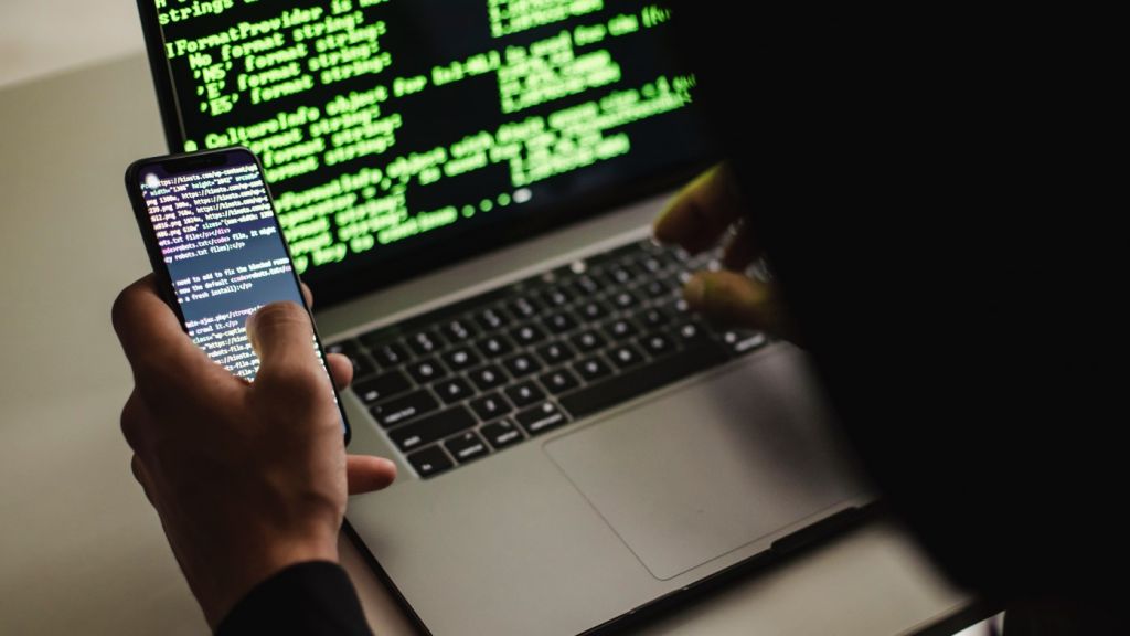 «Θερμός» Αύγουστος και στο βάθος νέα σενάρια εκλογών