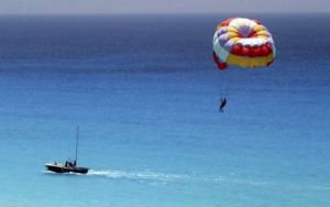 Σύβοτα: «Για 15 δευτερόλεπτα παιδευόταν με τα κύματα» η 62χρονη