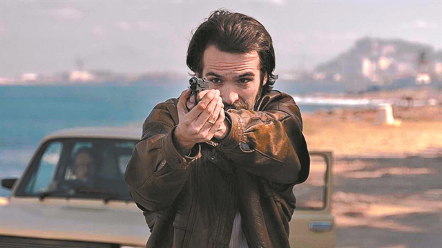 Διαφθορά, βιβλιολαγνεία και παράνοια