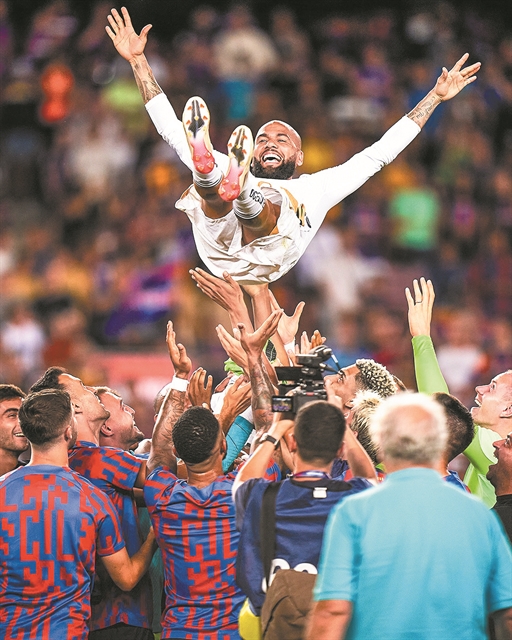 Μακριά από τις σειρήνες του πολέμου