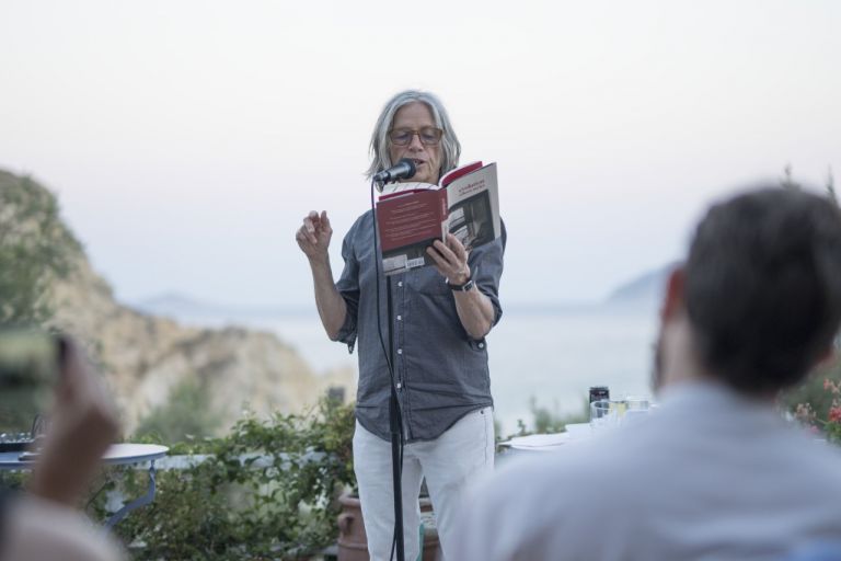 Βραδιά ανάγνωσης και συζήτησης με το Αϊλήν Μάιλς στη Ριβιέρα | tanea.gr