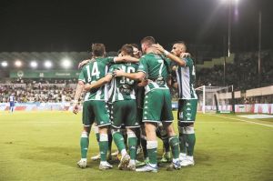 Το 5 στα 5, ο οιωνός τίτλου και η συσπείρωση