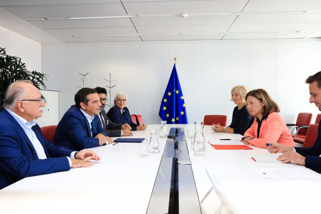 Συναντήσεις Τσίπρα με εκπροσώπους της Κομισιόν για υποκλοπές και κράτος Δικαίου