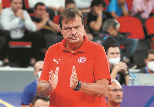 «Δεν φεύγουμε, να ξαναπαίξουμε»