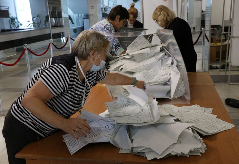 «Σταλινικά» τα πρώτα αποτελέσματα στα δημοψηφίσματα των ουκρανικών επαρχιών | tanea.gr