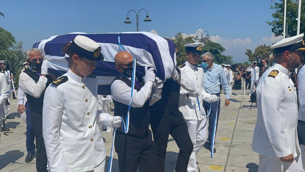 Λάρισα: Θρήνος για την 19χρονη Θάλεια – Ράγισαν καρδιές στην κηδεία της