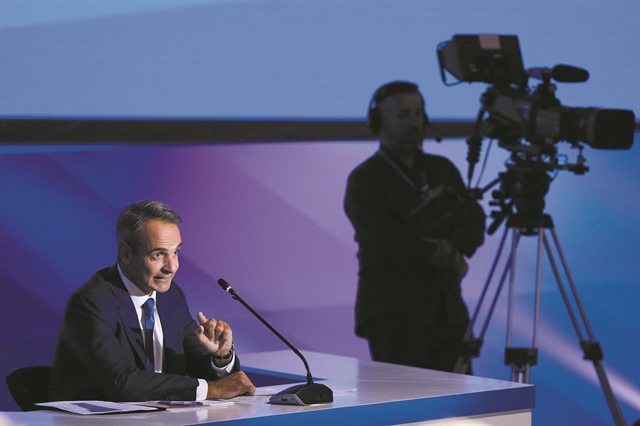 Σε επιφυλακή για «e-πόλεμο»