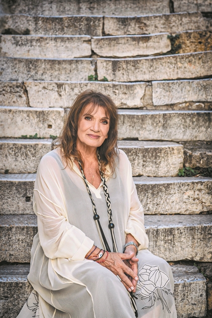 «Πλήρωσα την ταμπέλα της ποπ τραγουδίστριας»