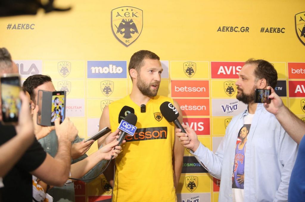 Στρέλνιεκς: «Θα δώσω εμπειρία στην ΑΕΚ, ξέρετε τι μπορώ να κάνω»