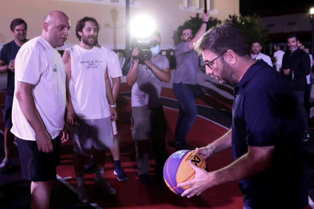 Με ρήξη χιαστού ο Νίκος Ανδρουλάκης