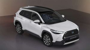 Toyota Corolla Cross Hybrid: Στην ελληνική αγορά το νέο, υβριδικό SUV