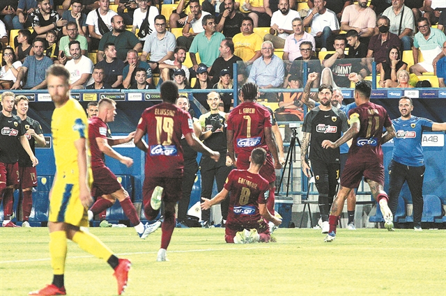 ΑΕΚ… χαμαιλέων με υπογραφή Αλμέιδα