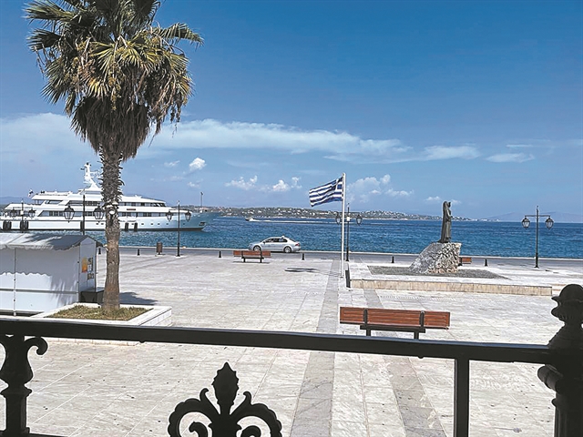 Τι είδαμε από την ιστορική βεράντα;