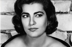 Από τον Μάρλον Μπράντο στον Μάρκες - Οι άντρες που γοήτευσε η Ειρήνη Παπά και οι τραγωδίες που την ανέδειξαν 