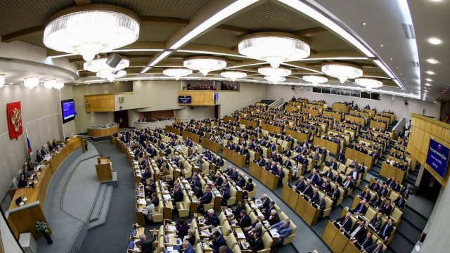 Ρωσία: Ο πρόεδρος της Δούμας καλεί τους βουλευτές να πάνε να πολεμήσουν