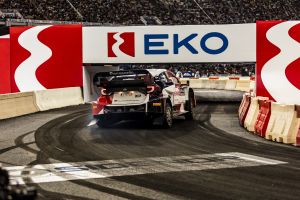 EKO Ράλλυ Ακρόπολις: Μάγεψαν οι …βιρτουόζοι του WRC τους χιλιάδες θεατές στην υπερειδική