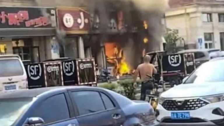 Κίνα: Δεκαεπτά νεκροί από πυρκαγιά σε εστιατόριο | tanea.gr