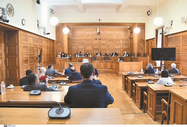 Σύγκρουση και μέσω πορισμάτων