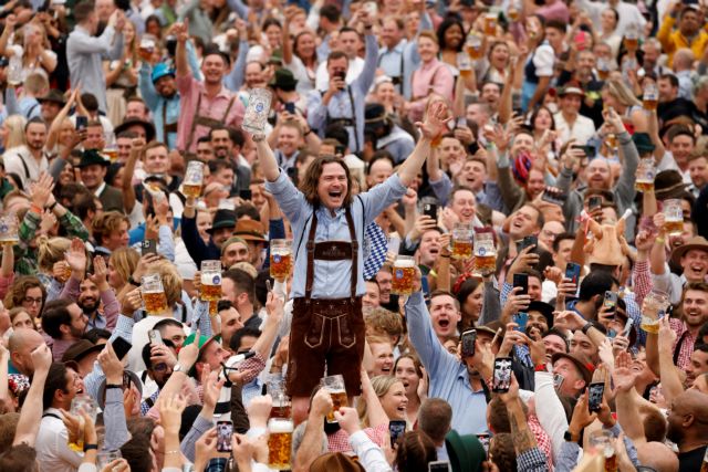 Το μεγαλύτερο φεστιβάλ μπύρας στον κόσμο Oktoberfest επέστρεψε