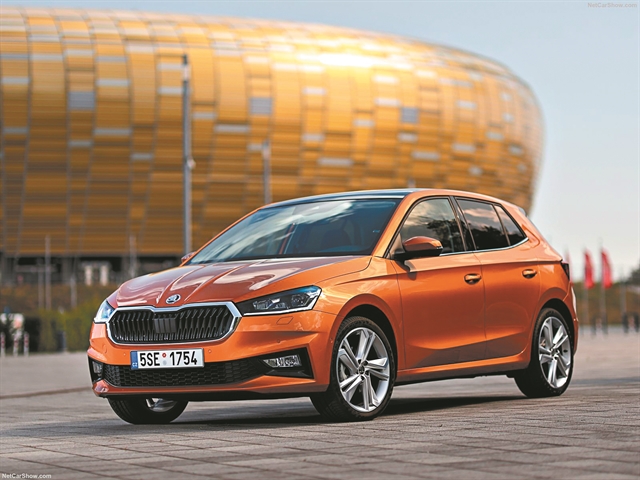 ΤΡΙΑ ΜΙΚΡΑ ΜΕ ΤΙΜΗ ΕΩΣ 16.000 ΕΥΡΩ