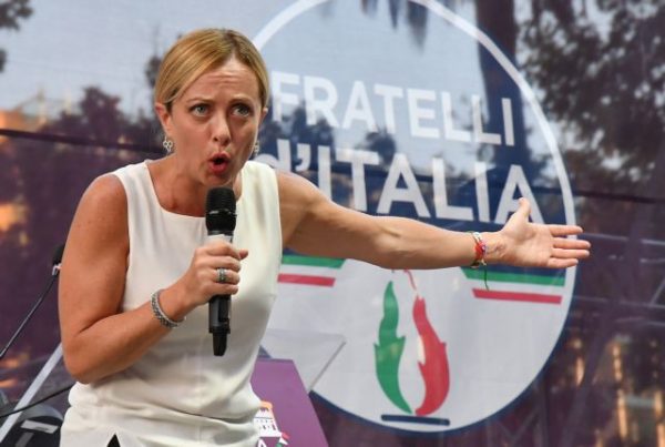Ιταλία: Πανηγυρίζουν οι ακροδεξιοί στην Ευρώπη τη νίκη Μελόνι | tanea.gr