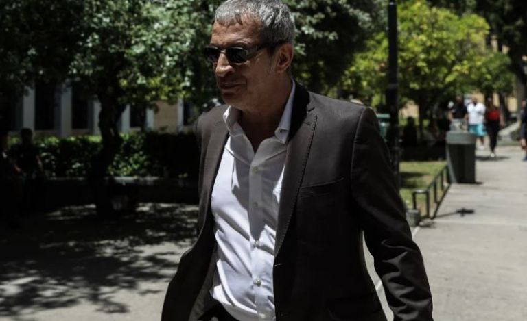 Σπρώχνει δημοσιογράφο ο Θέμης Αδαμαντίδης – Σε έξαλλη κατάσταση η Κατερίνα Καινούργιου | tanea.gr