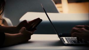 Πάτρα: Τι λέει ο πατέρας έστησε «παγίδα» σε παιδόφιλο –