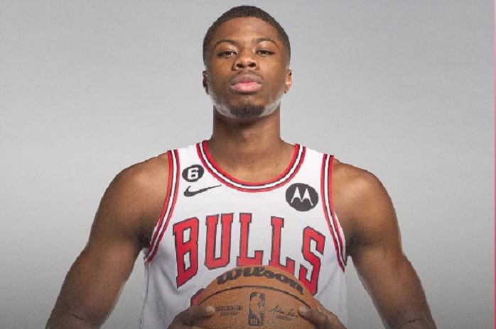 Στο training camp των Μπουλς ο Κώστας Αντετοκούνμπο