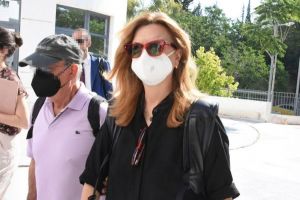 Ξέσπασε η γυναίκα του Φιλιππίδη: Πέτρος Φιλιππίδης: Έχει τιμωρηθεί πολύ αυστηρά, τι θέλετε; να πεθάνουμε;
