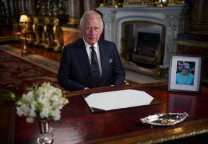 Η διαδικασία για να γίνει και επίσημα βασιλιάς ο Κάρολος