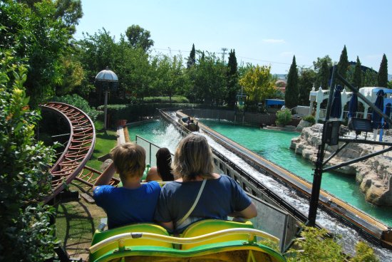 Ατύχημα με βαγόνι από τρενάκι στο Allou Fun Park
