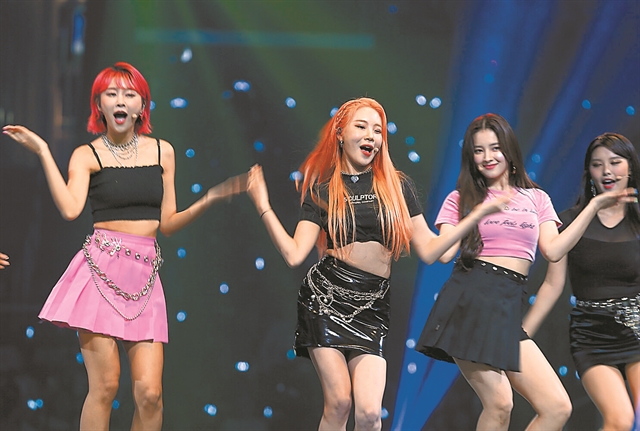 Γιατί τέτοια μανία με την Κ-pop;