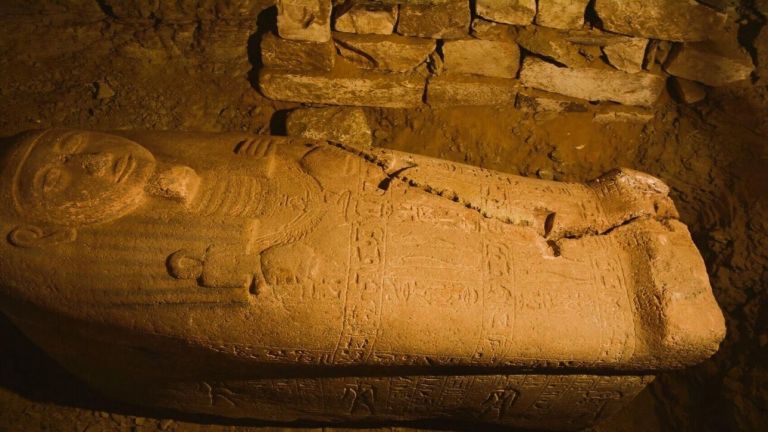 Ανακαλύφθηκε σαρκοφάγος της περιόδου του Ραμσή Β΄ | tanea.gr