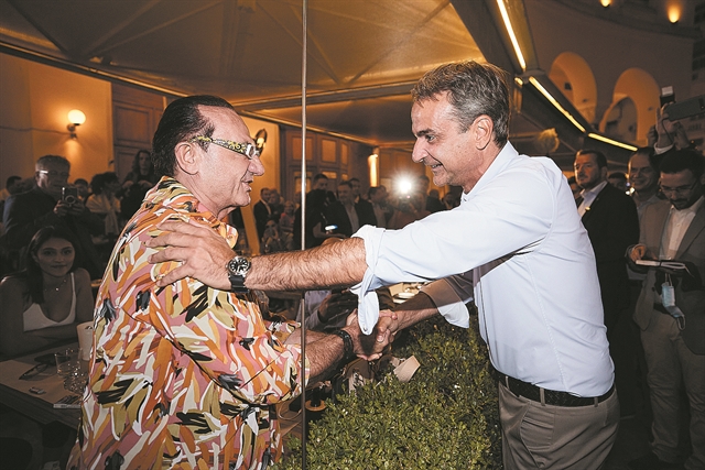 Ενα κρίσιμο τραπέζι για δύο στο Ελιζέ