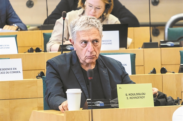 Μήπως δεν θέλει;