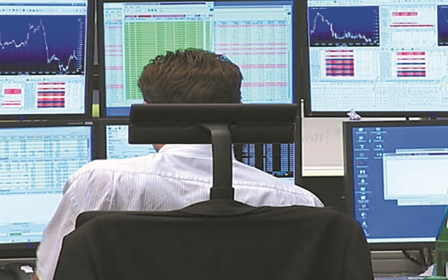 Φήμες και τράπεζες πίεσαν το Χρηματιστήριο