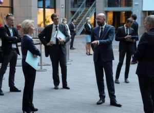 Νέες αιχμές Μισέλ κατά Κομισιόν για τις τιμές στην ενέργεια