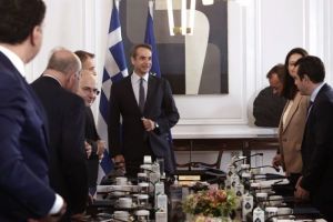 «Πράσινο φως» για 17.942 μονίμους και 22.344 συμβασιούχους το 2023