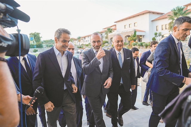 Ανάκαμψη και στα social media για την κυβέρνηση