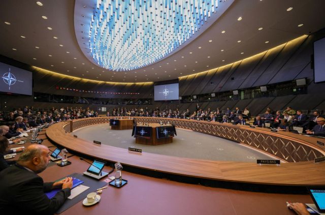 Δεν αναγνωρίζει τα ρωσικά δημοψηφίσματα το ΝΑΤΟ