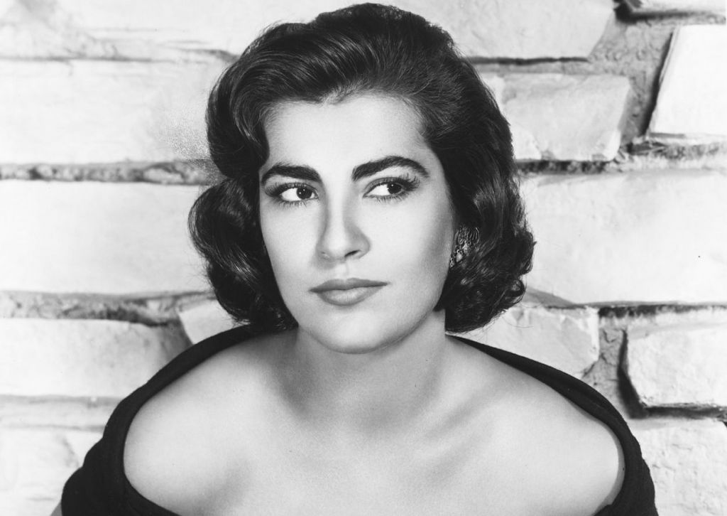 Συγκινεί ο αποχαιρετισμός του Γιώργου Νταλάρα στην Ειρήνη Παπά – «Καλό ταξίδι, πανέμορφη»