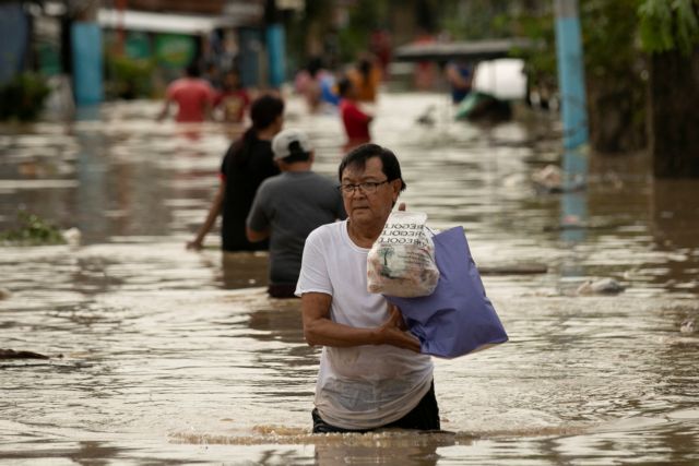 Φιλιππίνες: Εικόνες Αποκάλυψης μετά το πέρασμα του τυφώνα Νόρου