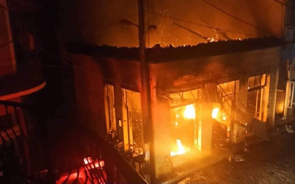 Λέσβος: Πήγε να ανατινάξει το μαγαζί του αδερφού του και κάηκε ζωντανός