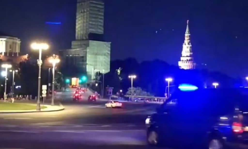 Αναφορές για χτύπημα στη λιμουζίνα του Πούτιν