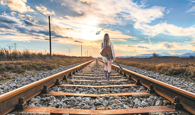 «Λυπάμαι, δεν θα μπορέσω»