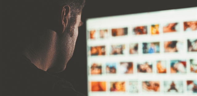 141 ροζ βίντεο γυναικών από κινητό σε κινητό