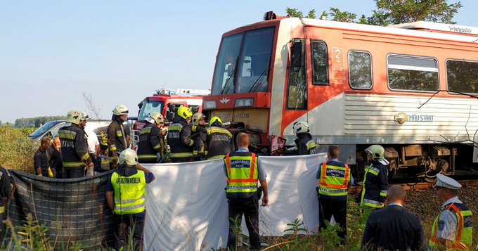 Αυτοκίνητο επιχείρησε να περάσει αφύλακτη διάβαση – Παρασύρθηκε από τρένο, επτά νεκροί