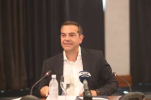 Τσίπρας: Χρειαζόμαστε ασπίδα προστασίας για νοικοκυριά και επιχειρήσεις