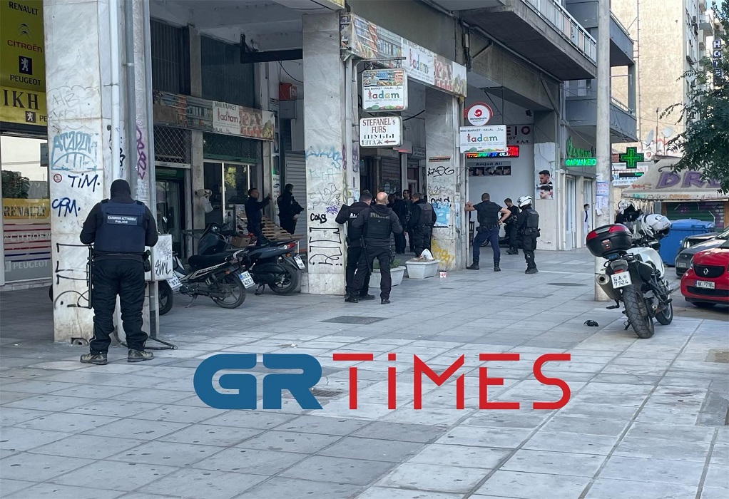 Θεσσαλονίκη: Ληστεία σε κατάστημα – Ταμπουρωμένοι οι ληστές